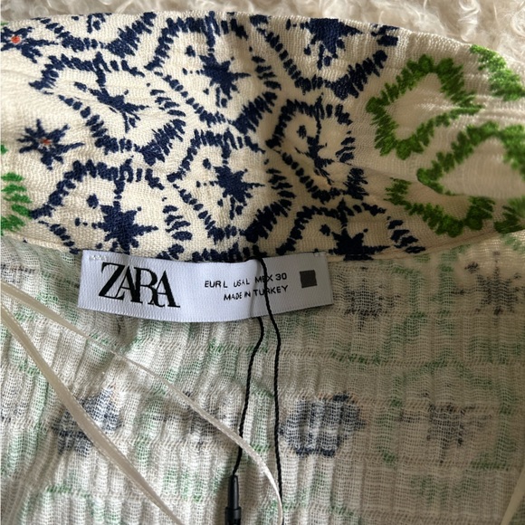 NWT - Zara cropped printed green/multi-colored shirt - size L - Picture 3 of 4